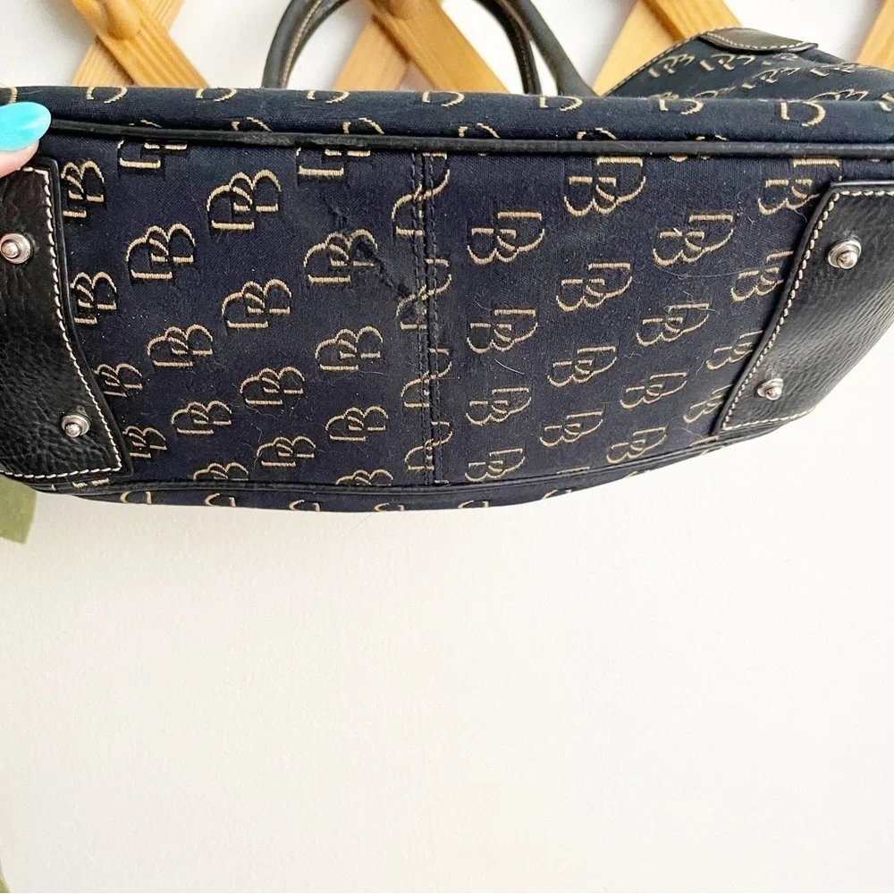 Dooney & Bourke Black Signature Print Purse - Picture 5 of 15